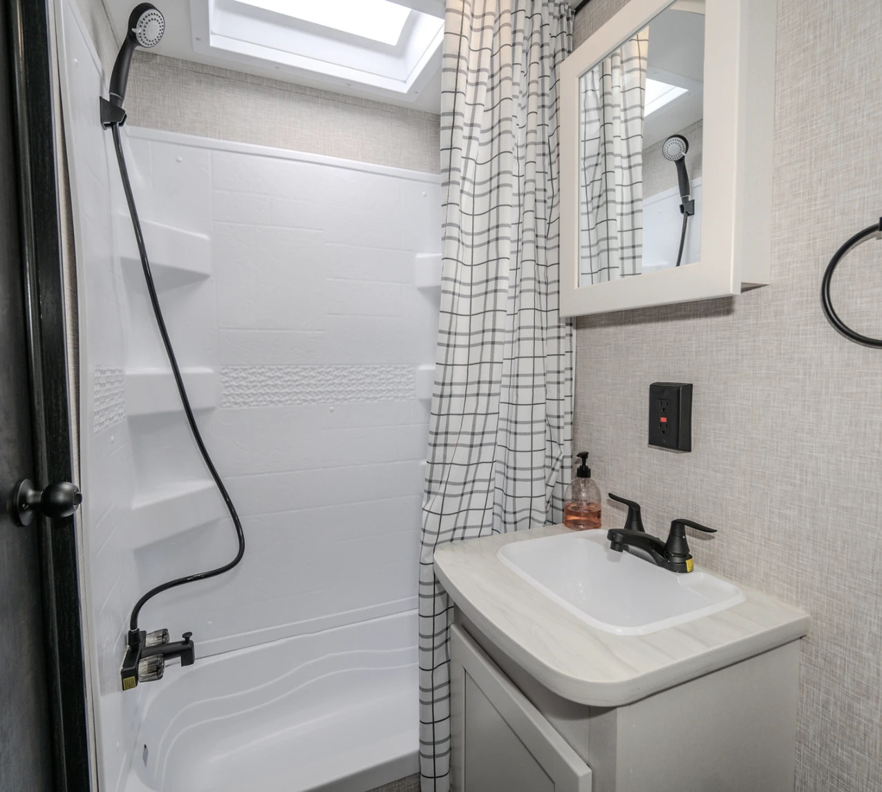 RV Rental RW 019