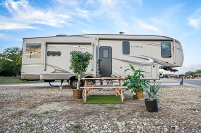 RV Rental RW 064